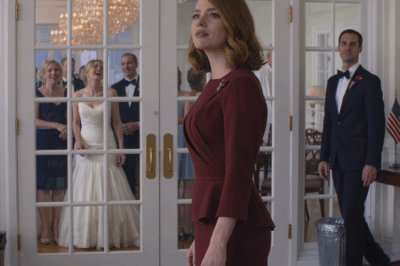 They seated me in the hallway at my sister’s Vermont wedding—between rolling trash bins and a service door that breathed out cold air—so I walked into the night. Five minutes later, the glass ballroom fell silent, chandeliers dimmed like they were listening, and a single scream traveled across the lake toward me.